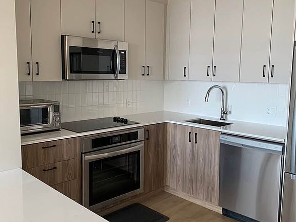 4th image of 275 Carling Ave #703