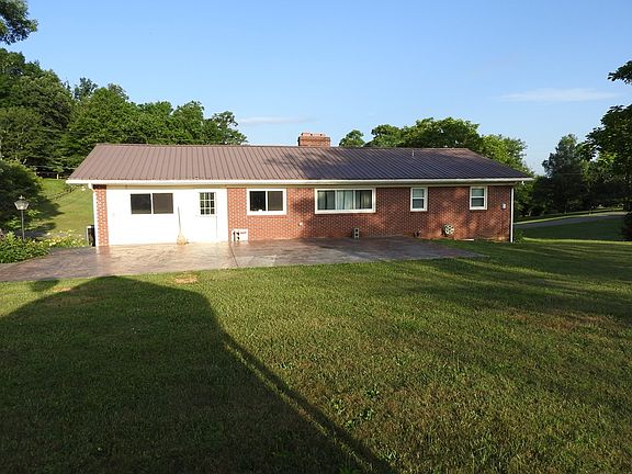 2nd image of 542 Courtland Cir