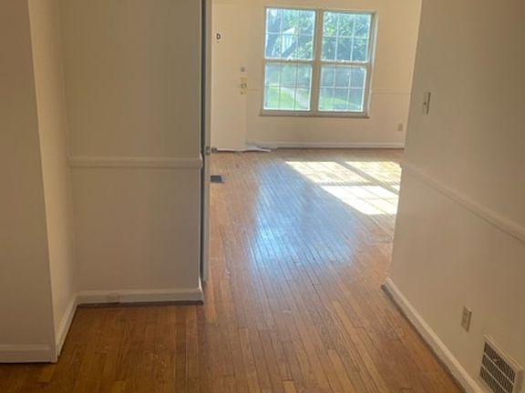 5th image of 345 Mayfair Blvd #D
