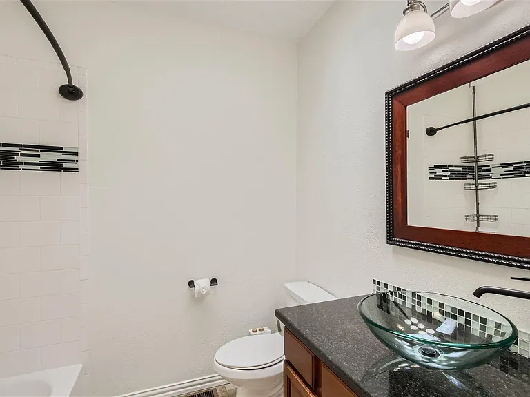 2805 N Franklin St — Photo 7
