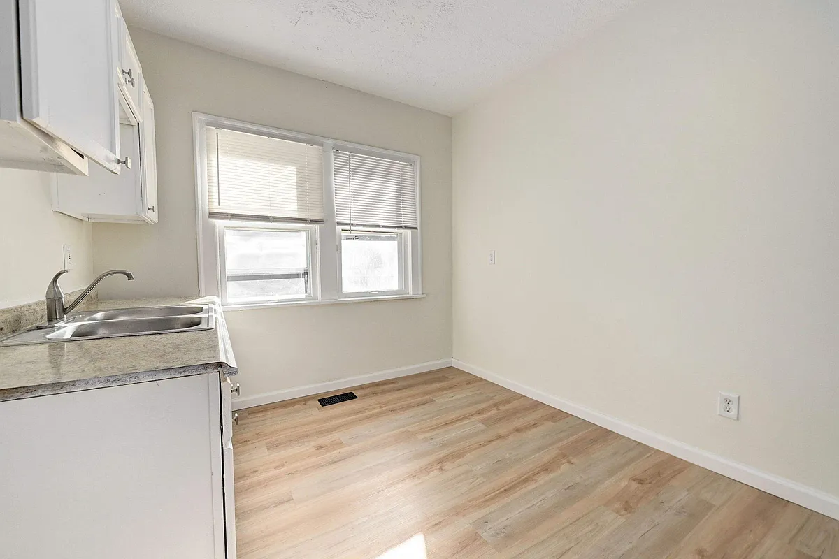 Building Photo - 11412 Matilda Ave