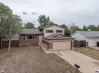 1945 Mineola St, Colorado Springs, CO 80915