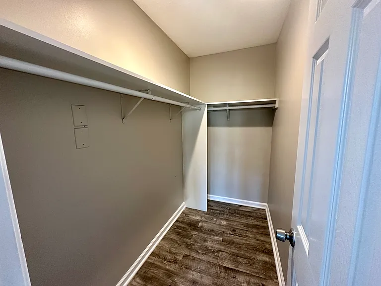 Courtyard West Apartments — Photo 5