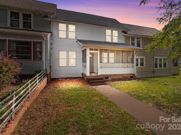 41 Willow St, Badin, NC 28009