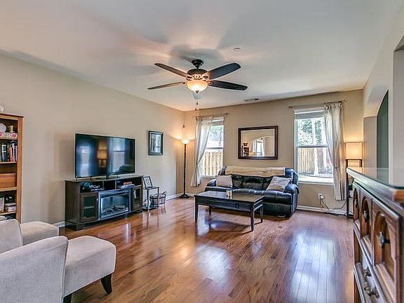 4th image of 1865 Looking Glass Ln