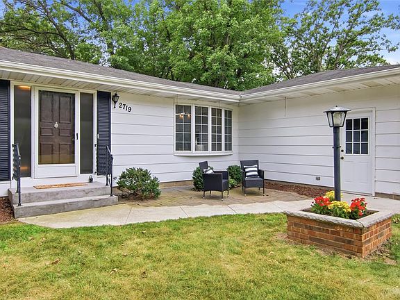 2nd image of 2719 E Deblene Lane