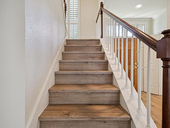 2nd image of 701 Bering Dr Unit 1701