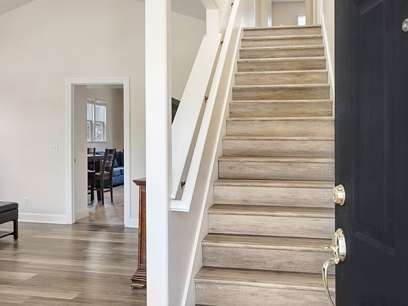 2nd image of 888 Starr Cir