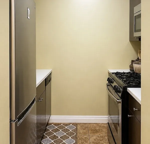 305 E 40th St #10Z — Photo 2