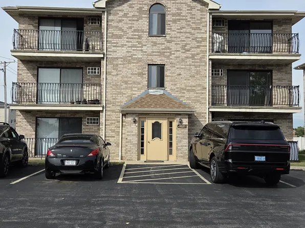8090 S Roberts Rd APT 2N, Bridgeview, IL 60455