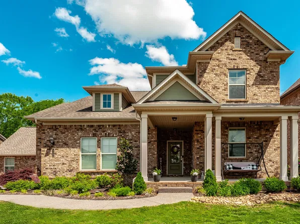 233 Black Thorn Ln, Gallatin, TN 37066
