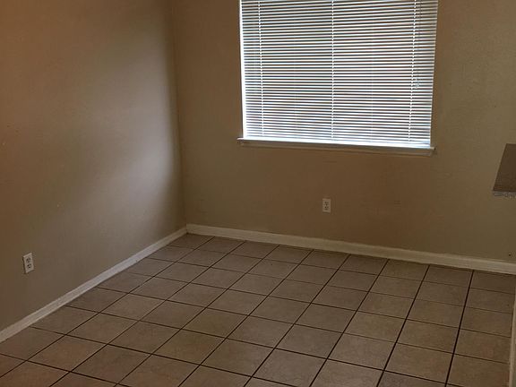 4th image of 909 Birnham Woods Blvd APT 24