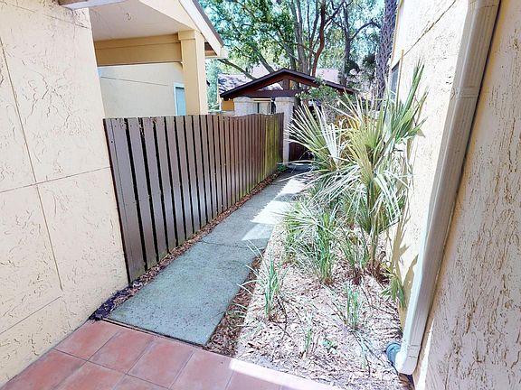 4th image of 770 Driftwood Cir