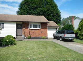 1921 Rockingham Dr, Bethlehem, PA 18018