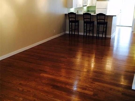 3rd image of 3922 Gilbert Ave #212A