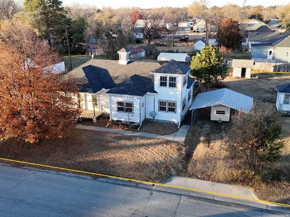 316 E 1st St, Smith Center, KS 66967