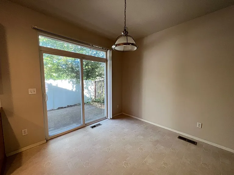 4353 SE Chelsea Ln — Photo 5
