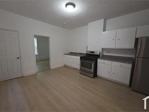 406 Woodlawn Ave #1 — Photo 3