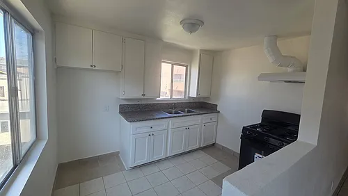 9553 Compton Ave #3 Photo 1