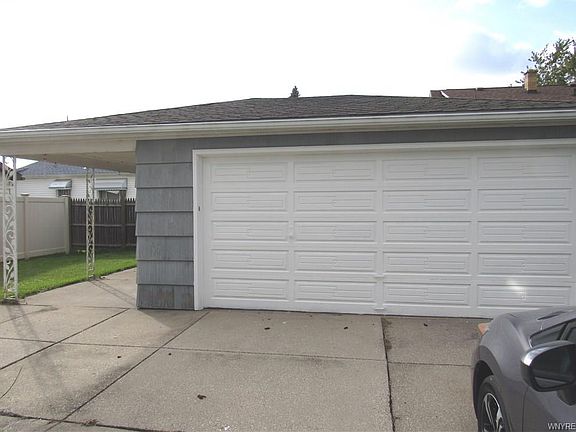 3rd image of 64 Boll St
