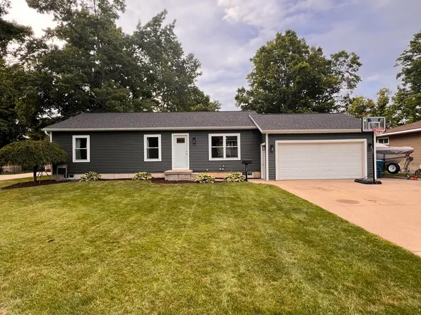127 Plum St, Wayland, MI 49348