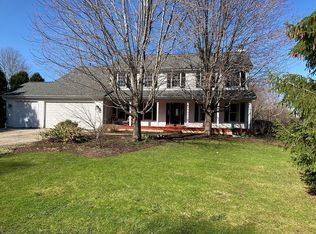 39W110 Ridge Line Rd, St Charles, IL 60175