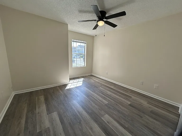 350 Beverly St #123 — Photo 8