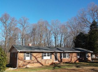 585 Cedar Ln, Reidsville, NC 27320