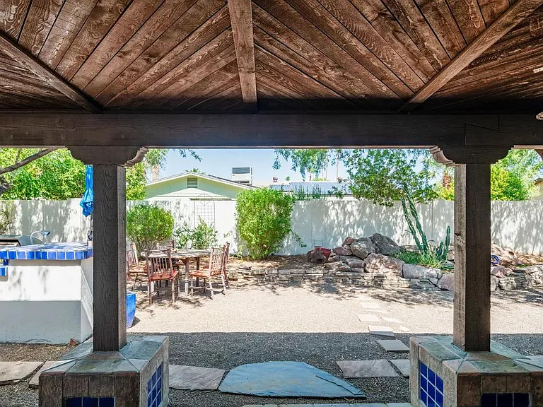 5312 E Ludlow Dr — Photo 52