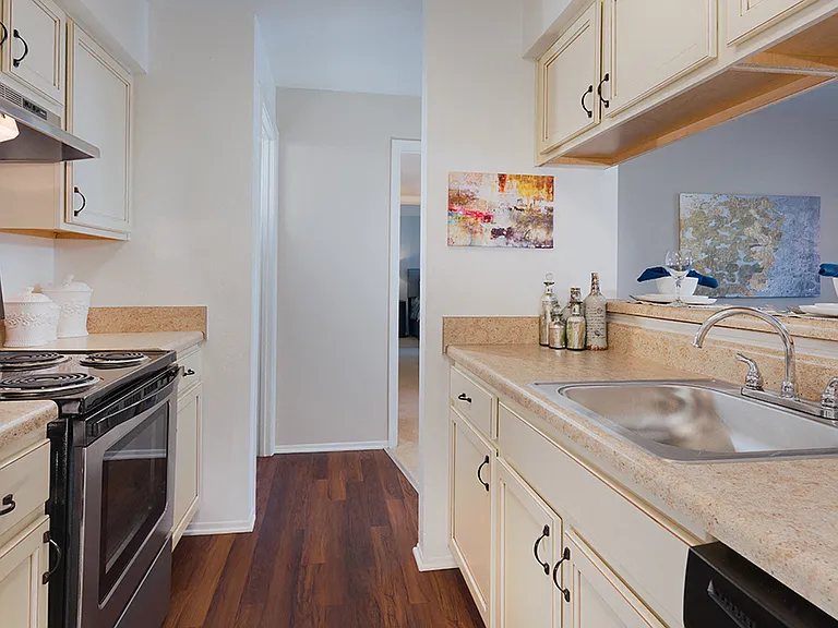 Potomac Vista Apartments — Photo 4