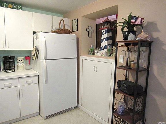 4th image of 220 W Broadway APT 106