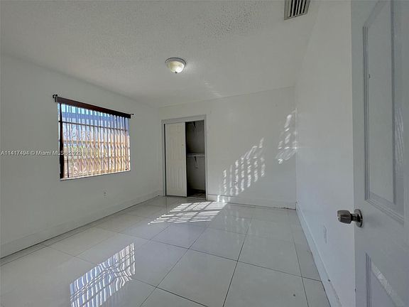 4th image of 2625 SW 33rd Ave #2625