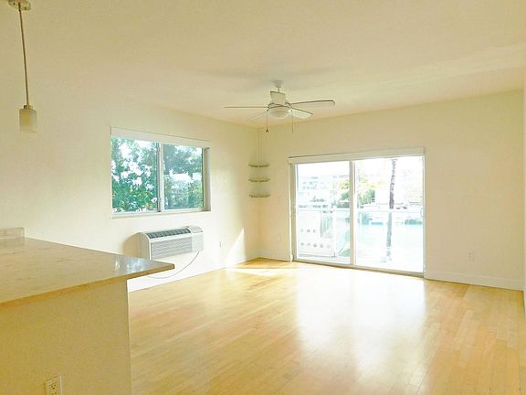 2nd image of 7171 Bay Dr Unit 12-7171-12