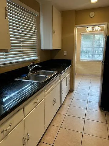 204 W Lancaster Blvd