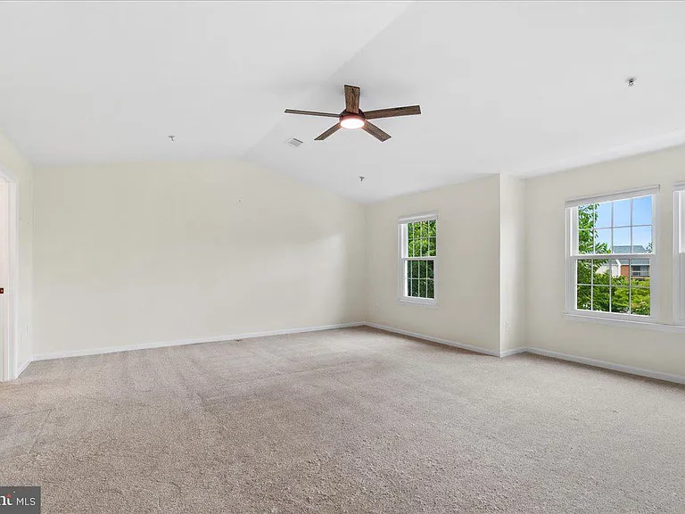 5227 Regal Ct — Photo 21