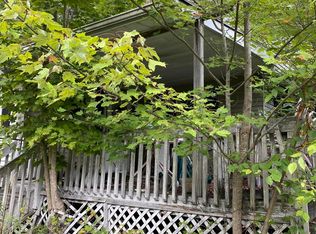 201 Ash Ln, Greentown, PA 18426