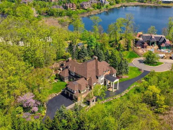 2759 Turtle Ridge Dr, Bloomfield Hills, MI 48302