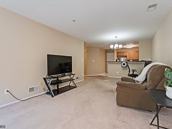 5th image of 50 Pasture Ct