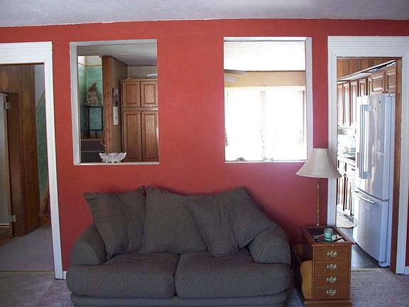 1ST FLOOR LIVING ROOM