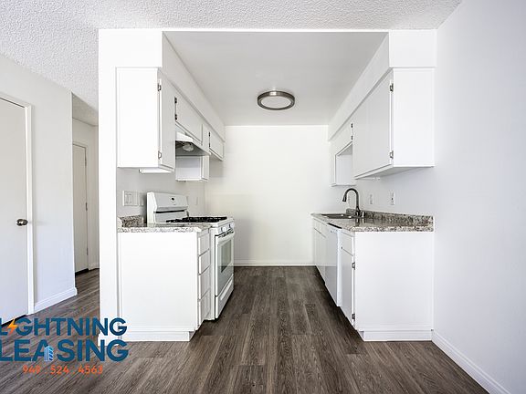 2nd image of 14201 Victory Blvd #108D