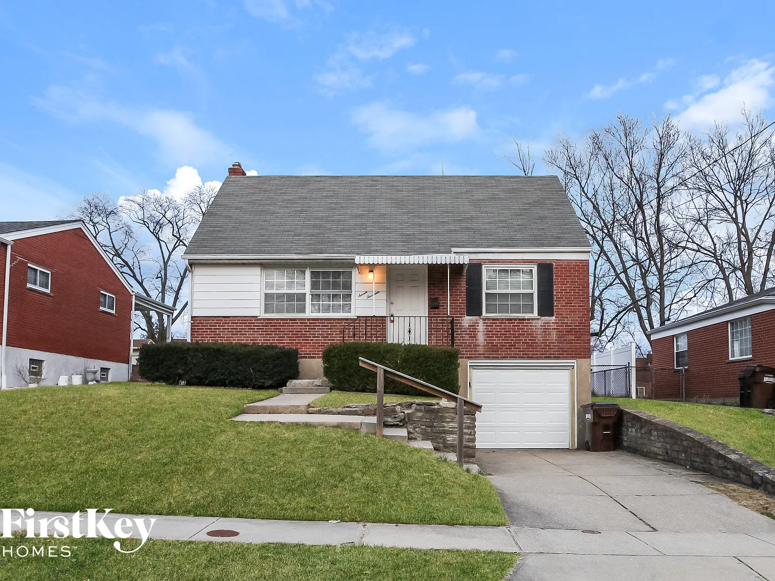 4 bed, 1.0 bath, 992 sqft, $1,731 — Photo 1