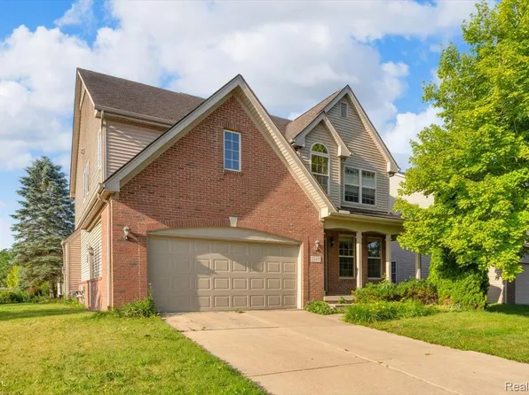 1143 Polo Dr, South Lyon, MI 48178