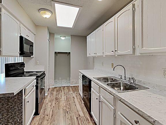 5th image of 1806 Concho Dr