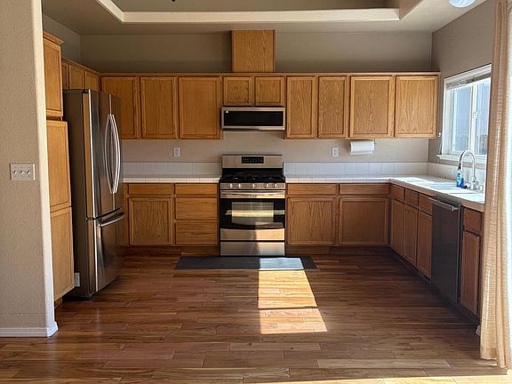 4th image of 9724 Northrup Dr