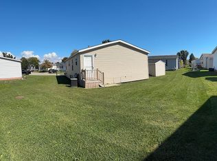 1808 Oak St, Newport, MI 48166