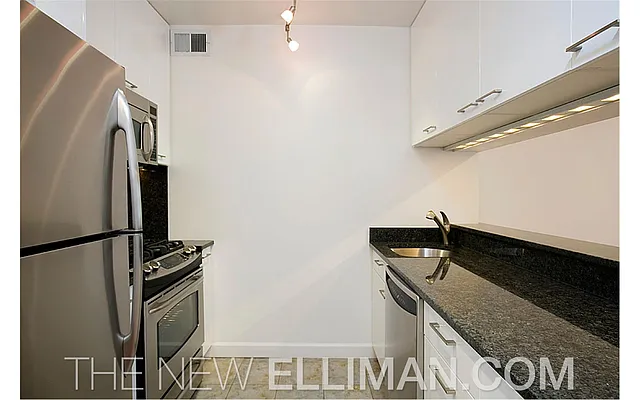 Rented by Douglas Elliman | media 36