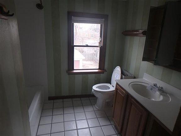 4th image of 2924 W 97th Pl