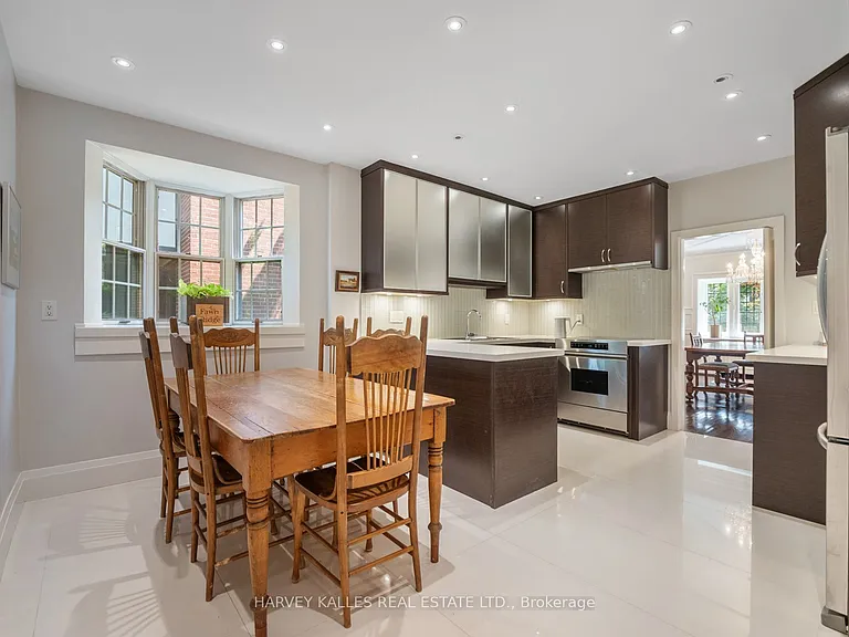 14 Dewbourne Ave — Photo 8