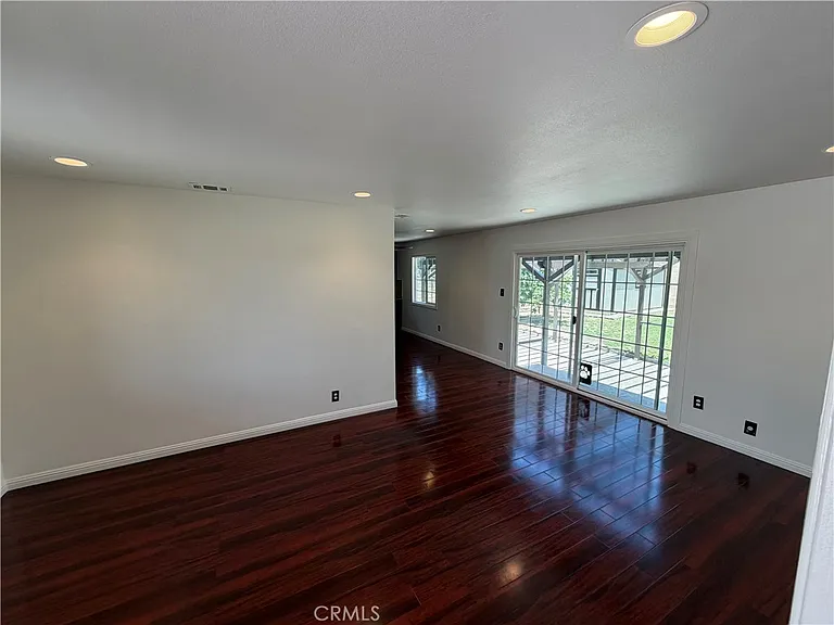12291 Hampton Ave — Photo 4