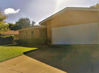 19 Manor Way, Galveston, TX 77550